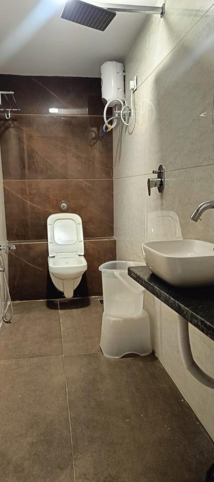 Hotel Royal Square Ґандінаґар Екстер'єр фото